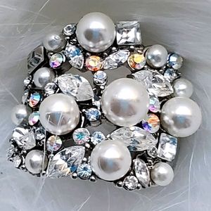 Accessorize Ring pearls and  diamonds